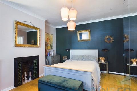 2 bedroom flat for sale, Sackville Road, Hove