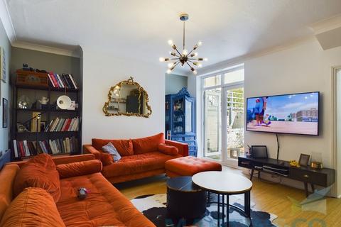 2 bedroom flat for sale, Sackville Road, Hove