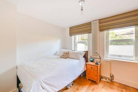 2 bedroom flat for sale, Hanley Road, Stroud Green, London, N4