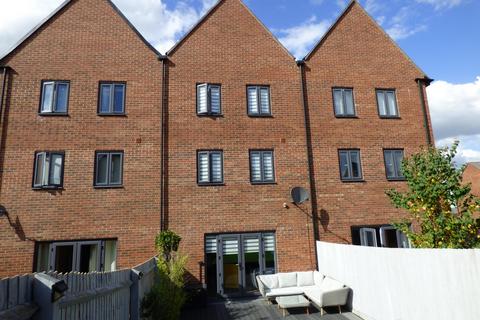 4 bedroom townhouse to rent, The Foxholes, Telford TF3