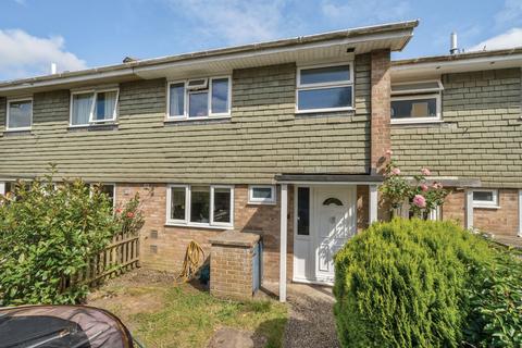 2 Tufts Field, Midhurst, GU29 9BU
