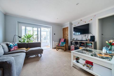 2 Tufts Field, Midhurst, GU29 9BU