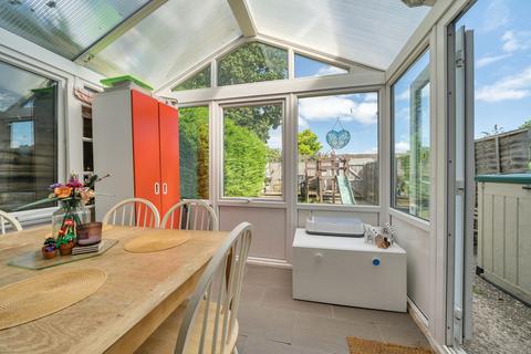 2 Tufts Field, Midhurst, GU29 9BU