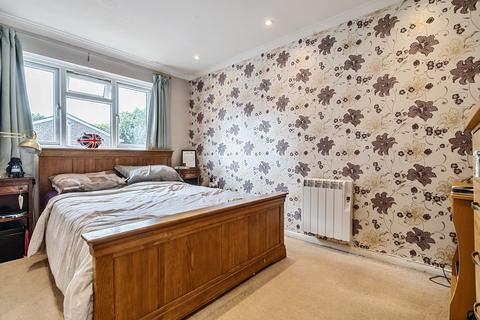 2 Tufts Field, Midhurst, GU29 9BU
