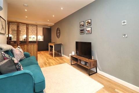 1 bedroom maisonette for sale, Chertsey Road, Surrey GU21