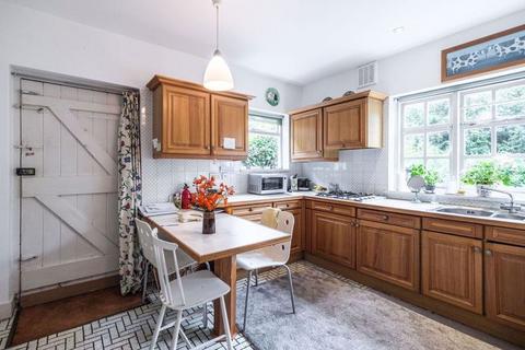 39 Willifield Way, London, NW11 7XU