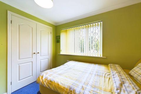 13 Gwynne Road, Caterham, CR3 5FH
