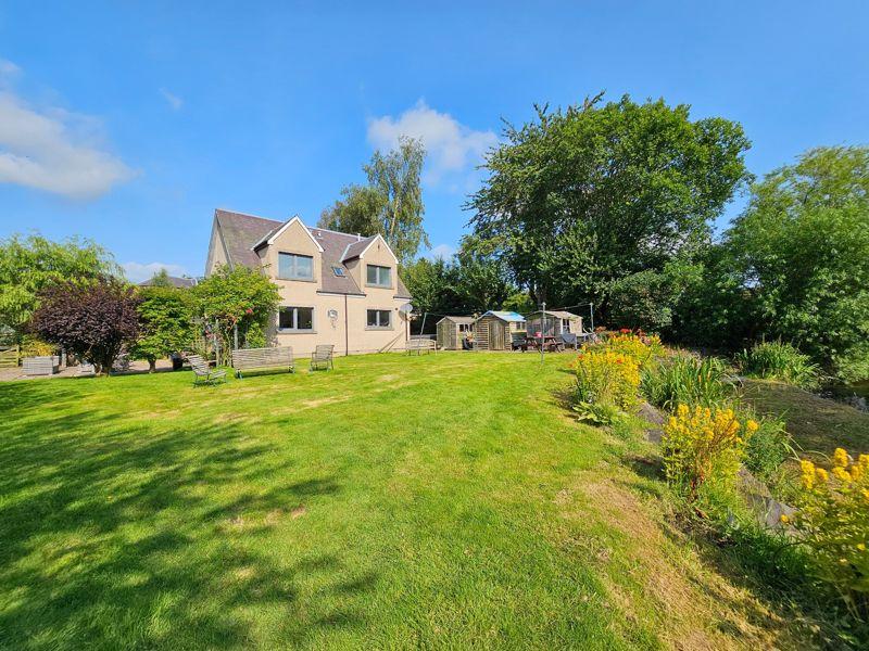 Garden to House