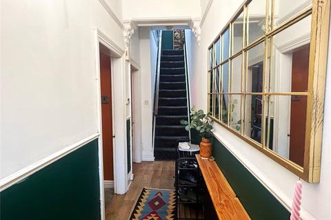 415 Ripponden Road, Oldham, OL1 4JN