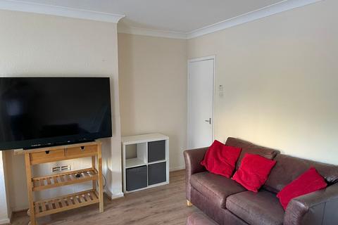 1 bedroom end of terrace house for sale, Carlinghow Lane, Batley