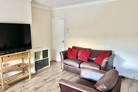 1 bedroom end of terrace house for sale, Carlinghow Lane, Batley