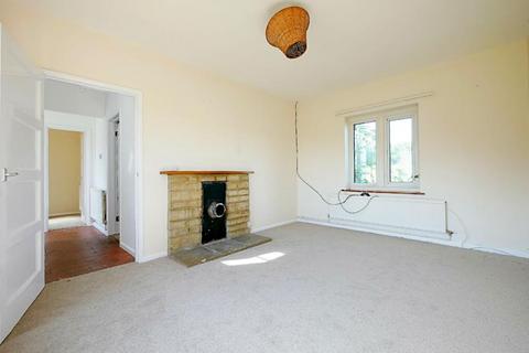 4 bedroom semi-detached house to rent, Stow Road, CIRENCESTER