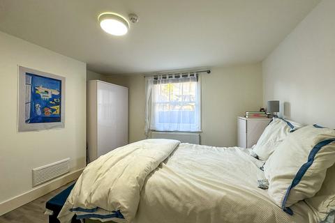 1 bedroom apartment to rent, Bateman Street, Lower Ground Floor CB2
