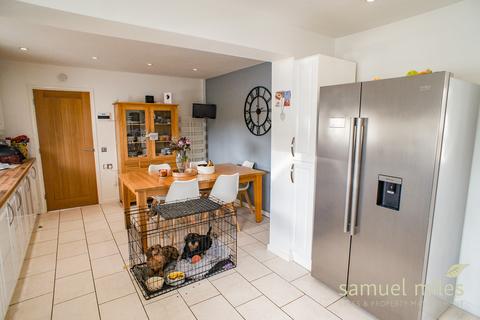 6 Alnwick, Toothill, Swindon, SN5 8JJ