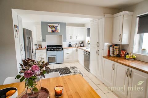 6 Alnwick, Toothill, Swindon, SN5 8JJ