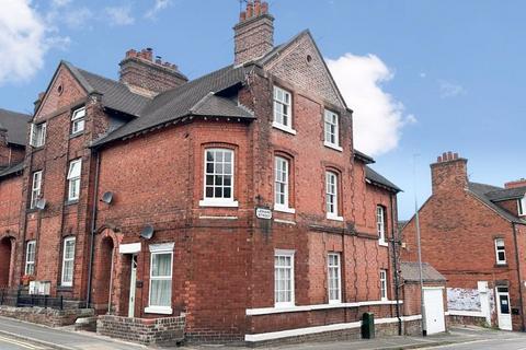 4 bedroom terraced house for sale, Southbank Street, Leek, ST13  5LN.