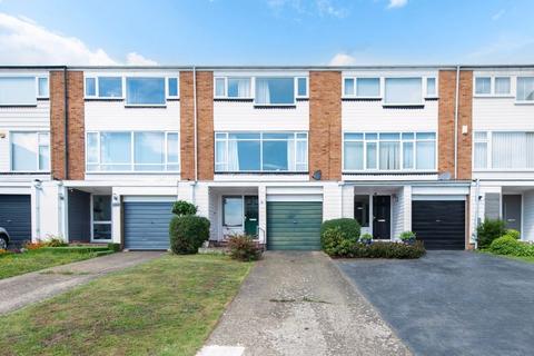 3 bedroom terraced house for sale, Brenchley Close, Bromley