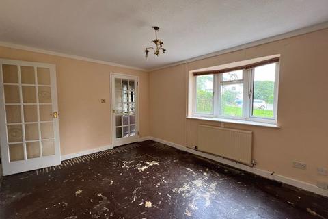 39 Campion Close, Gloucester, GL4 6YQ