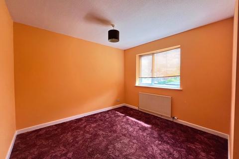 39 Campion Close, Gloucester, GL4 6YQ