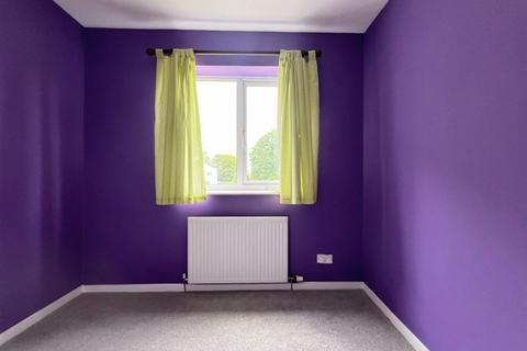 39 Campion Close, Gloucester, GL4 6YQ