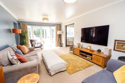 12 Castle Road, Clevedon, BS21 7DE