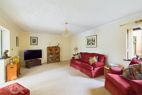 35 Blofield Corner Road, Blofield, Norwich, NR13 4SA
