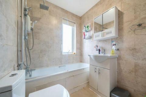 3 bedroom end of terrace house to rent, Whitby Road , Ruislip HA4 9DP