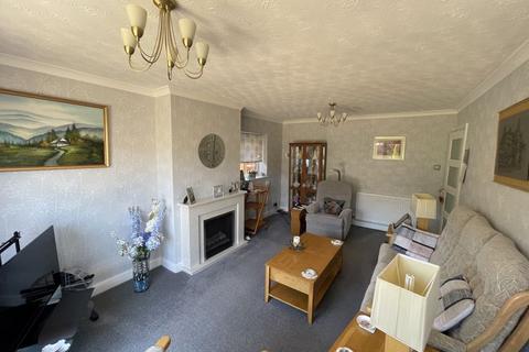 2 bedroom detached bungalow for sale, Lorraine Close, High Wycombe HP13