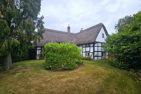 4 bedroom detached house to rent, Tewkesbury Road, Gloucester