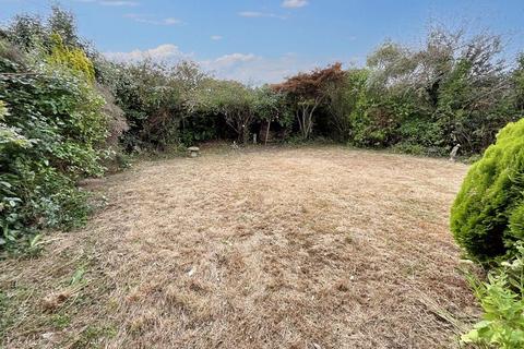 2 bedroom detached bungalow for sale, HIGHCLIFFE   CHRISTCHURCH