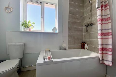 79b Great Close, South Witham, Grantham, NG33 5QH