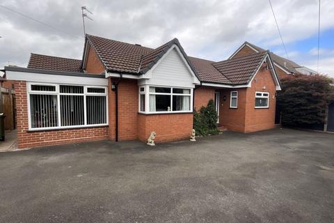 4 bedroom detached bungalow for sale, Summit Gardens, Halesowen B63