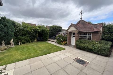 4 bedroom detached bungalow for sale, Summit Gardens, Halesowen B63