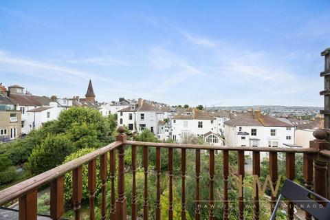 3 bedroom apartment for sale, York Villas, Brighton, BN1 3TS