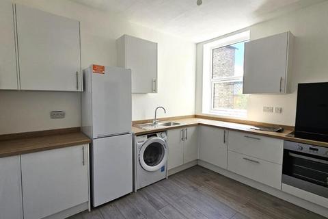 4 bedroom maisonette to rent, Hither Green Lane, London, SE13 6QB