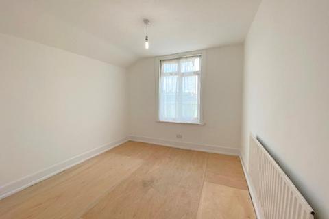 4 bedroom maisonette to rent, Hither Green Lane, London, SE13 6QB