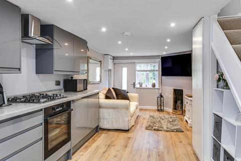 33 High Street, Oxted, RH8 9LN