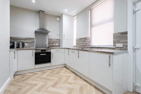 2 bedroom terraced house to rent, Elleray Road, Salford, Manchester, M6