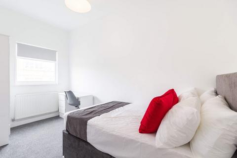 3 bedroom terraced house to rent, Camborne Street, Rusholme, Manchester, M14