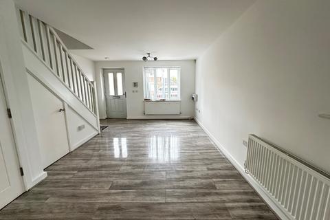 2 bedroom end of terrace house to rent, Trinity Close, Luton, Bedfordshire, LU3 1TB