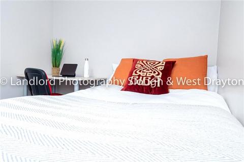 1 bedroom in a house share to rent, Park Barn East, Guildford, Surrey, GU2