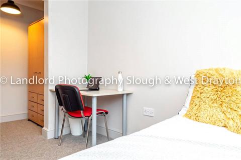 1 bedroom in a house share to rent, Park Barn East, Guildford, Surrey, GU2