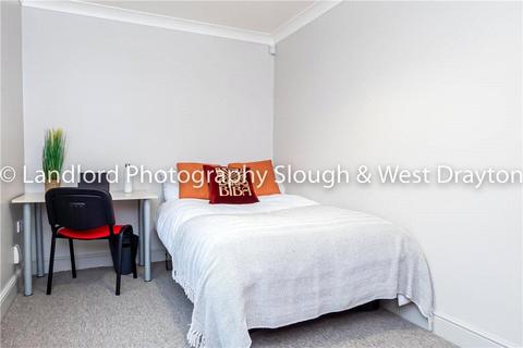 1 bedroom in a house share to rent, Park Barn East, Guildford, Surrey, GU2