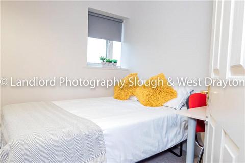 1 bedroom in a house share to rent, Park Barn East, Guildford, Surrey, GU2