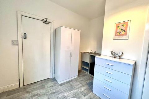undefined, Room 3, 12 Columbus Ravine, Scarborough