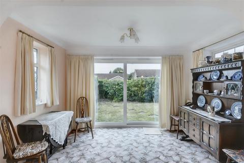 9 Stanmore Gardens, Arnold, Nottingham, NG5 6LX