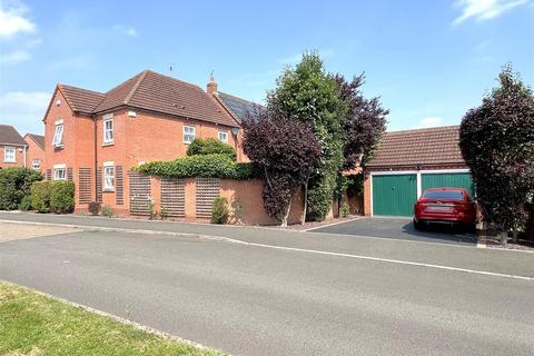 4 bedroom detached house for sale, Turner Close, Chase Meadow, Warwick