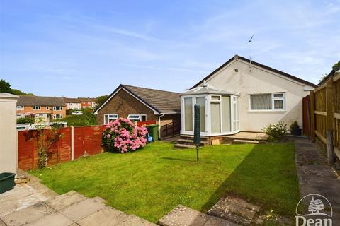 2 bedroom detached bungalow for sale, Lakeside Avenue, Lydney GL15