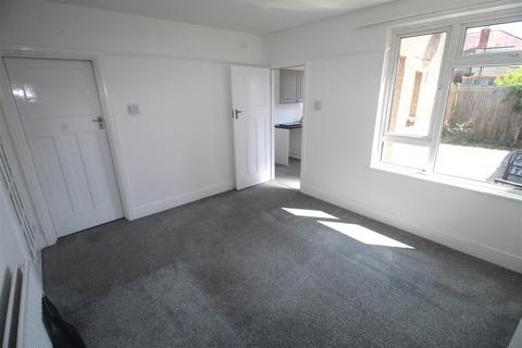 2 bedroom flat for sale, South Farm Road, Worthing BN14