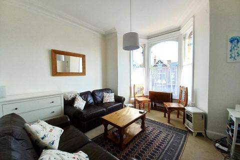 2 bedroom flat to rent, Granville Road, Broadstairs